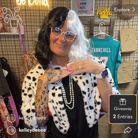 π€The Motley Cruise March 7th- CLASSIC REWIND - Picture 8 of 16